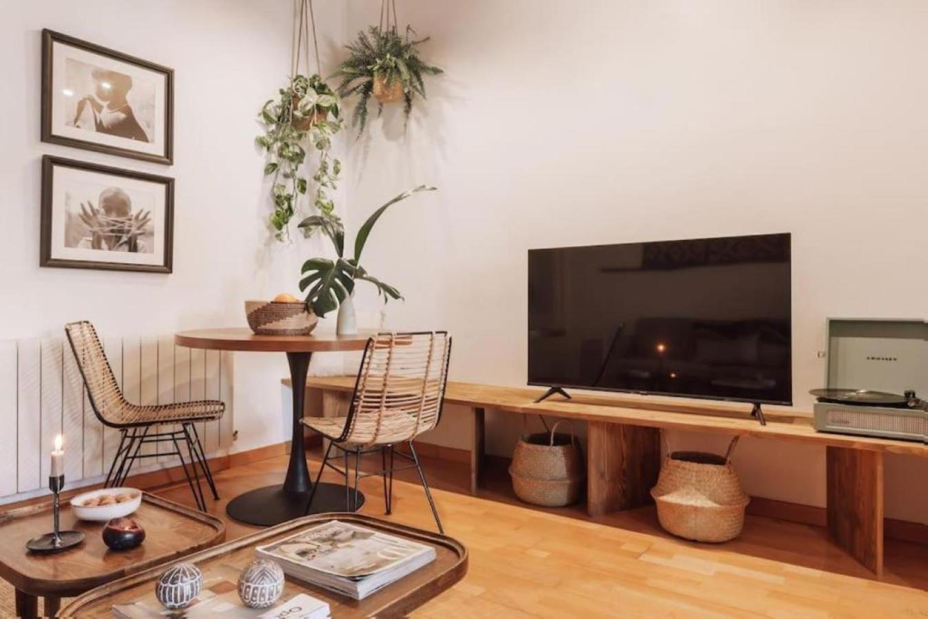 Kakwa - 2 Bedroom And Balcony Eixample Esquerra * Barcelona